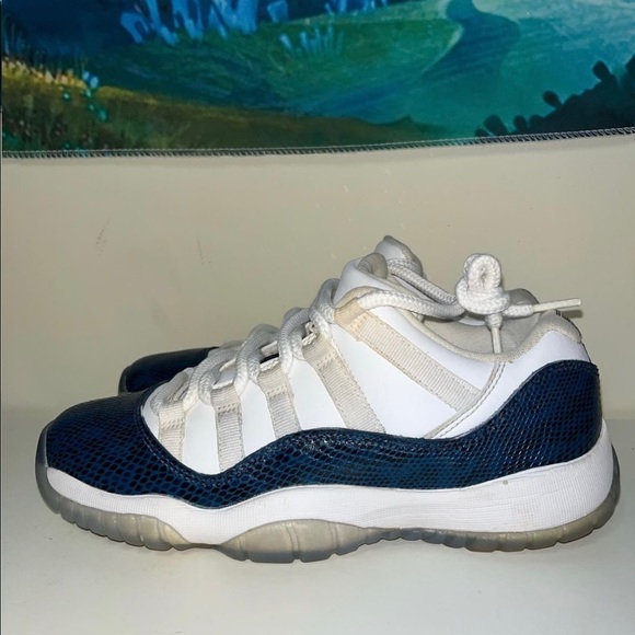 Jordan 11 low ‘Navy Snakeskin’ - Picture 3 of 5